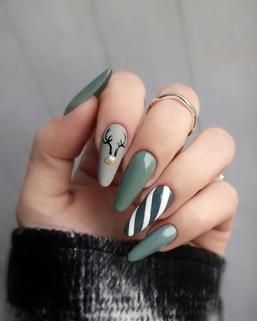 green Christmas nail designs