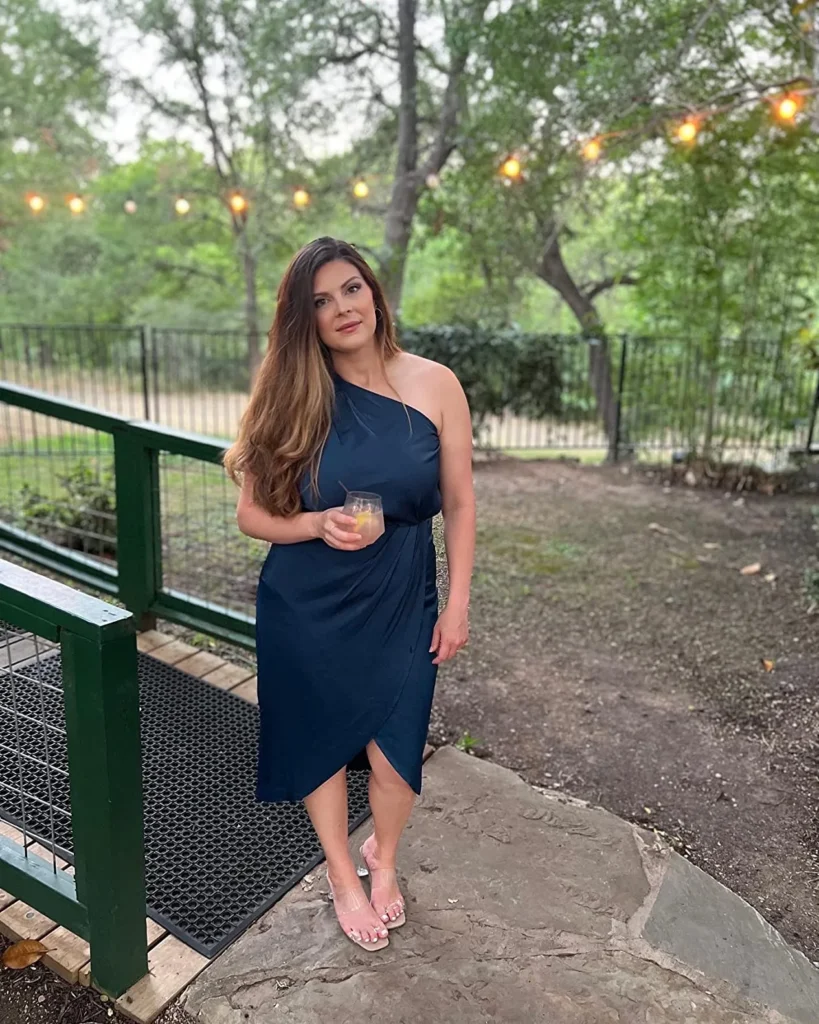 navy blue wedding guest dress + what to wear to a garden wedding