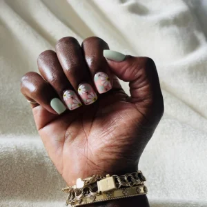 short square nails with flowers