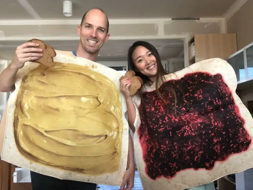 DIY couples costumes + couple PB an jelly costumes