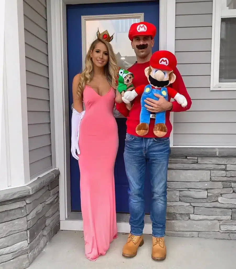 last minute Halloween costumes for couples + Peach and Mario costumes DIY