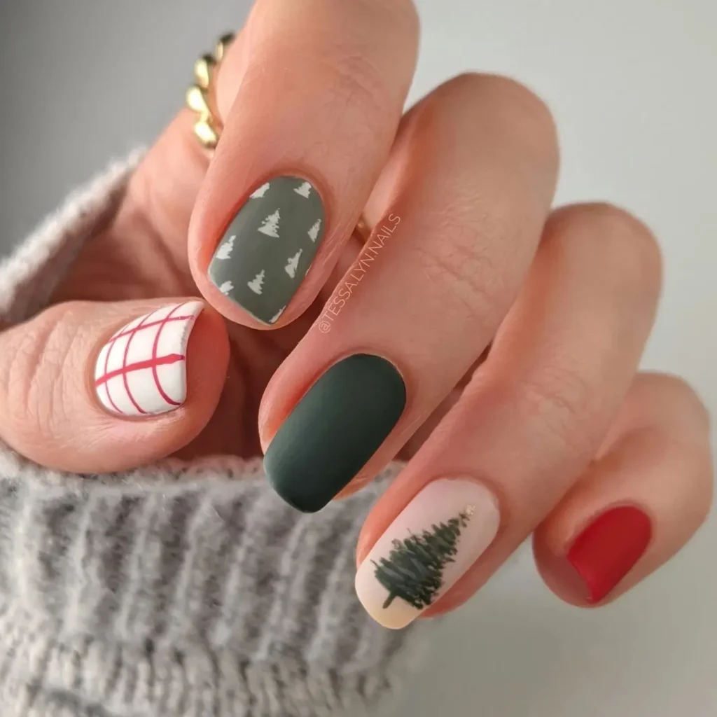 Christmas nails with Christmas trees